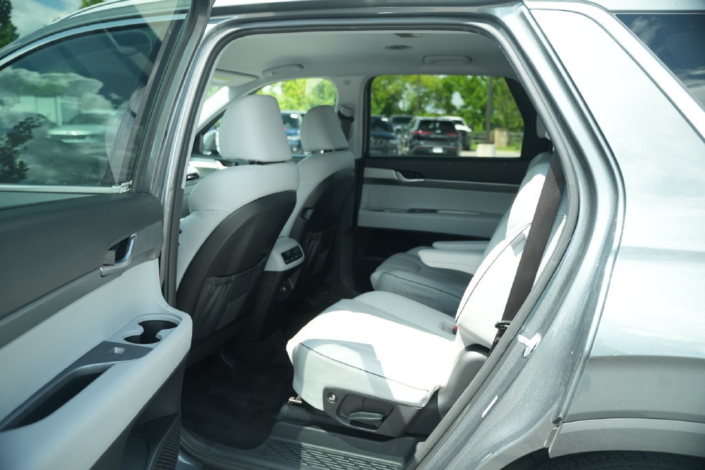 Used 2025 Hyundai Palisade SEL FWD image 15