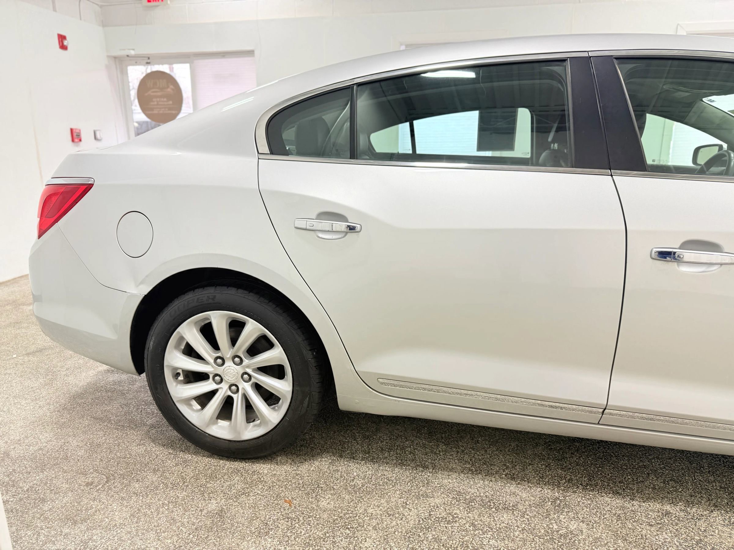 Used 2014 Buick LaCrosse Leather w/ Driver Confidence Package image 9