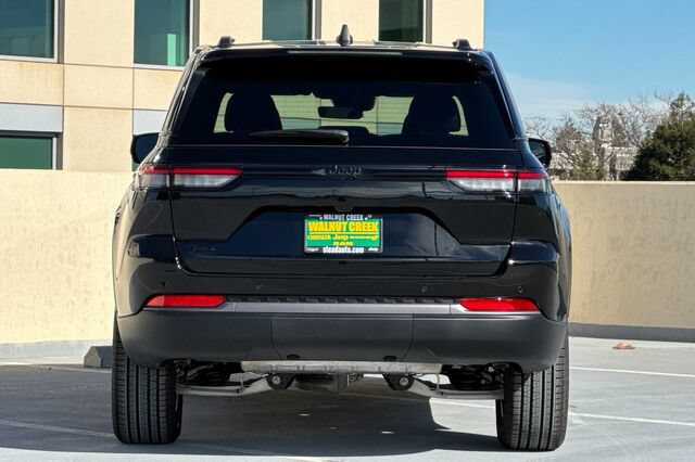 New 2026 Jeep Grand Cherokee Limited w/ Limited Altitude Package AWD/4WD image 5