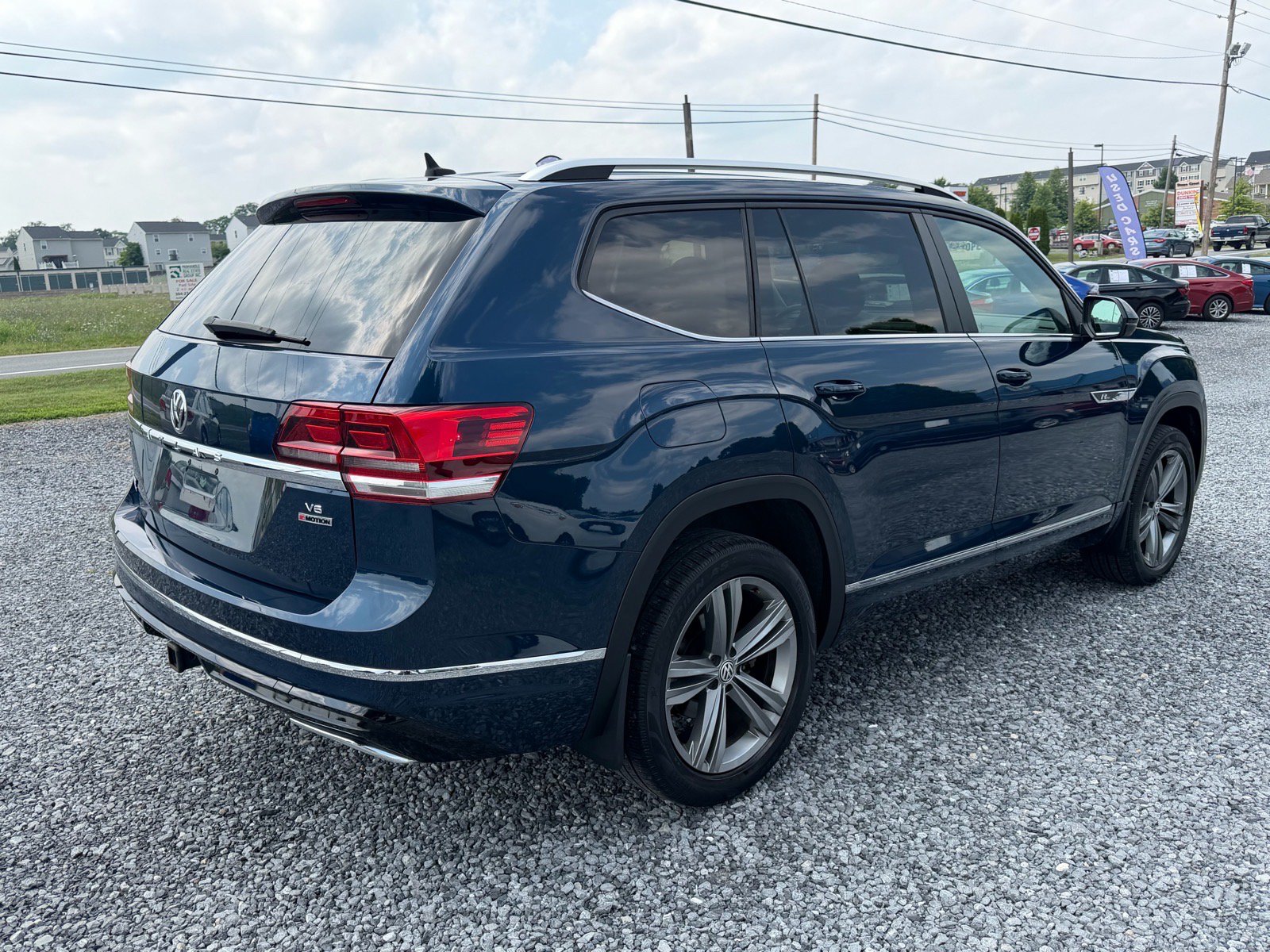 Used 2019 Volkswagen Atlas SE w/ Towing Package AWD/4WD image 3