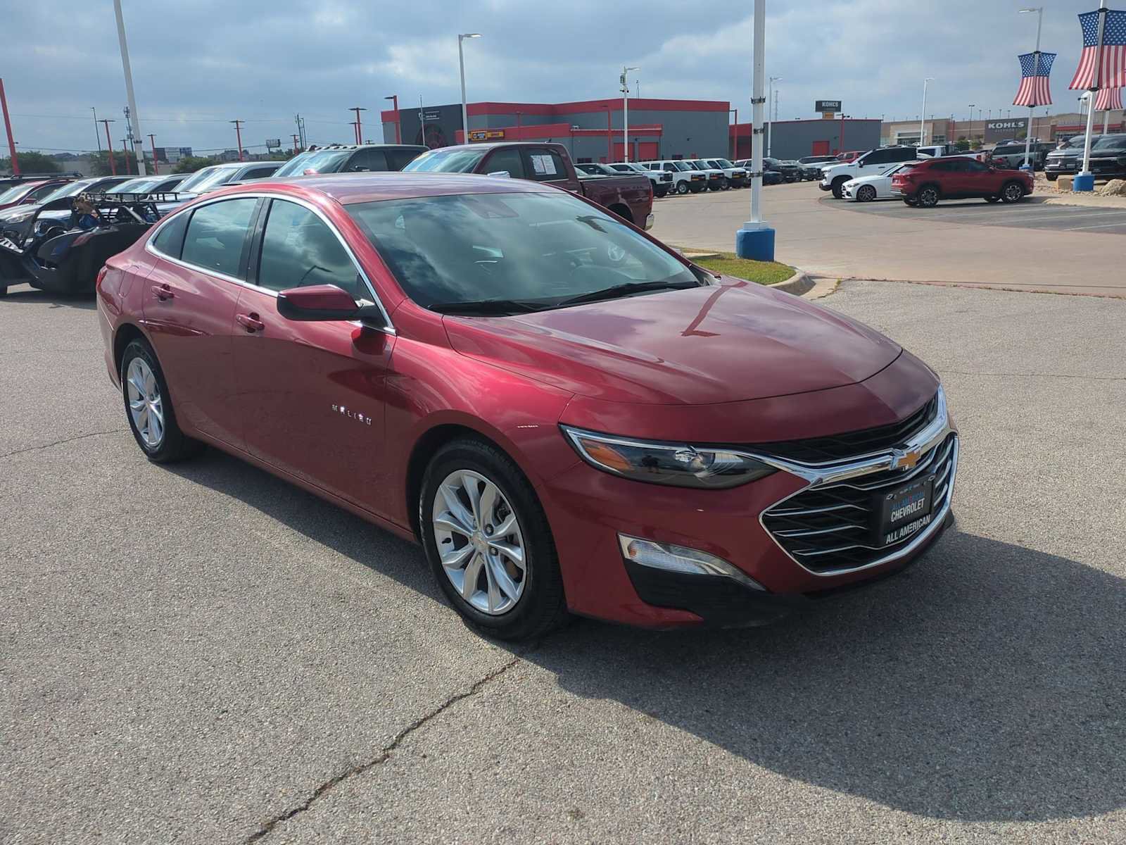 Used 2025 Chevrolet Malibu LT image 2