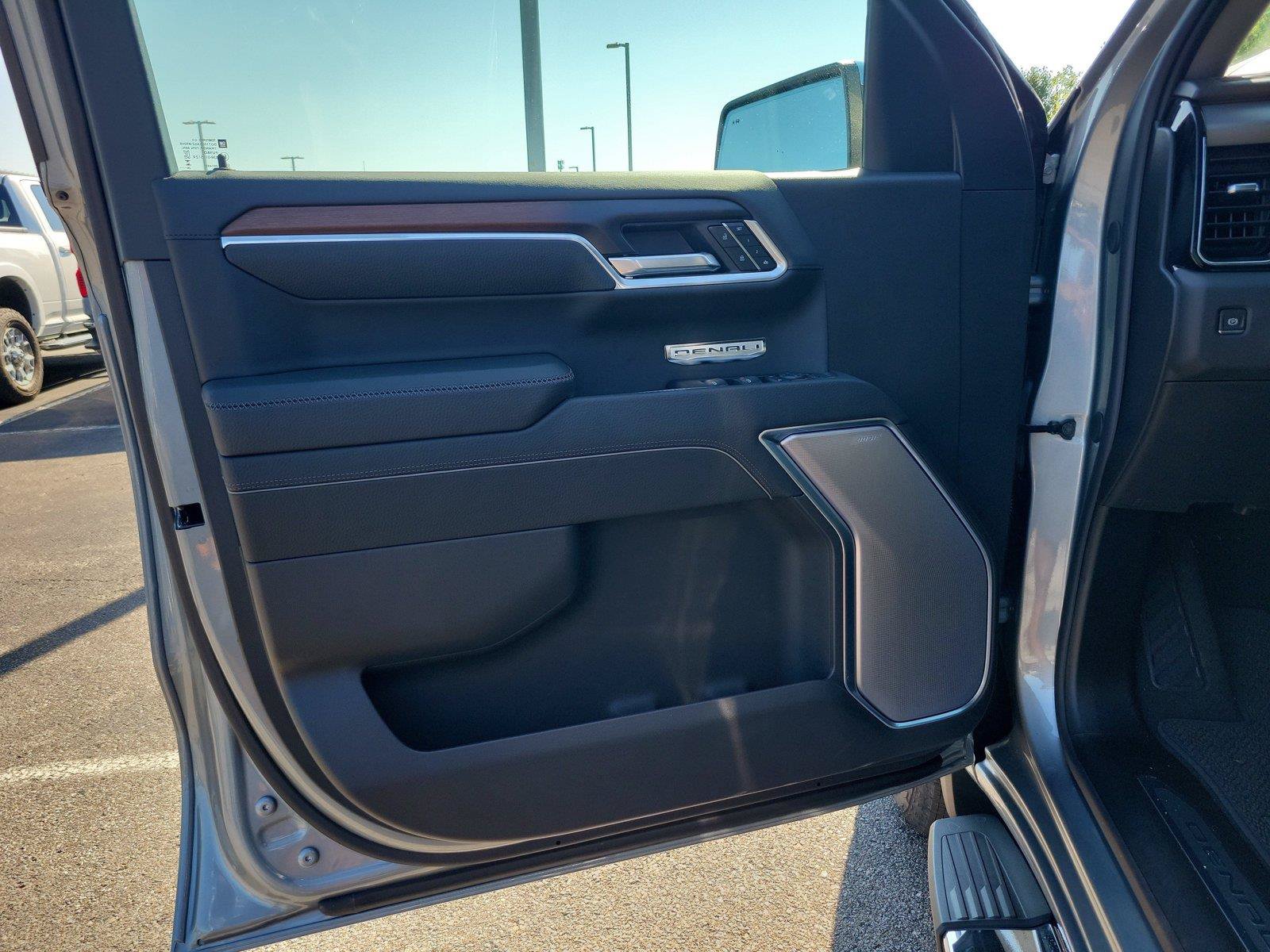 New 2026 GMC Sierra 1500 Denali w/ Technology Package AWD/4WD image 18