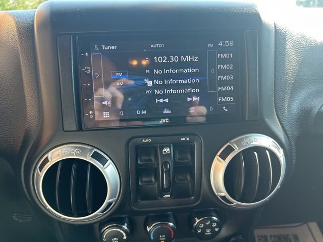 Used 2015 Jeep Wrangler Unlimited Rubicon w/ Dual Top Group image 10