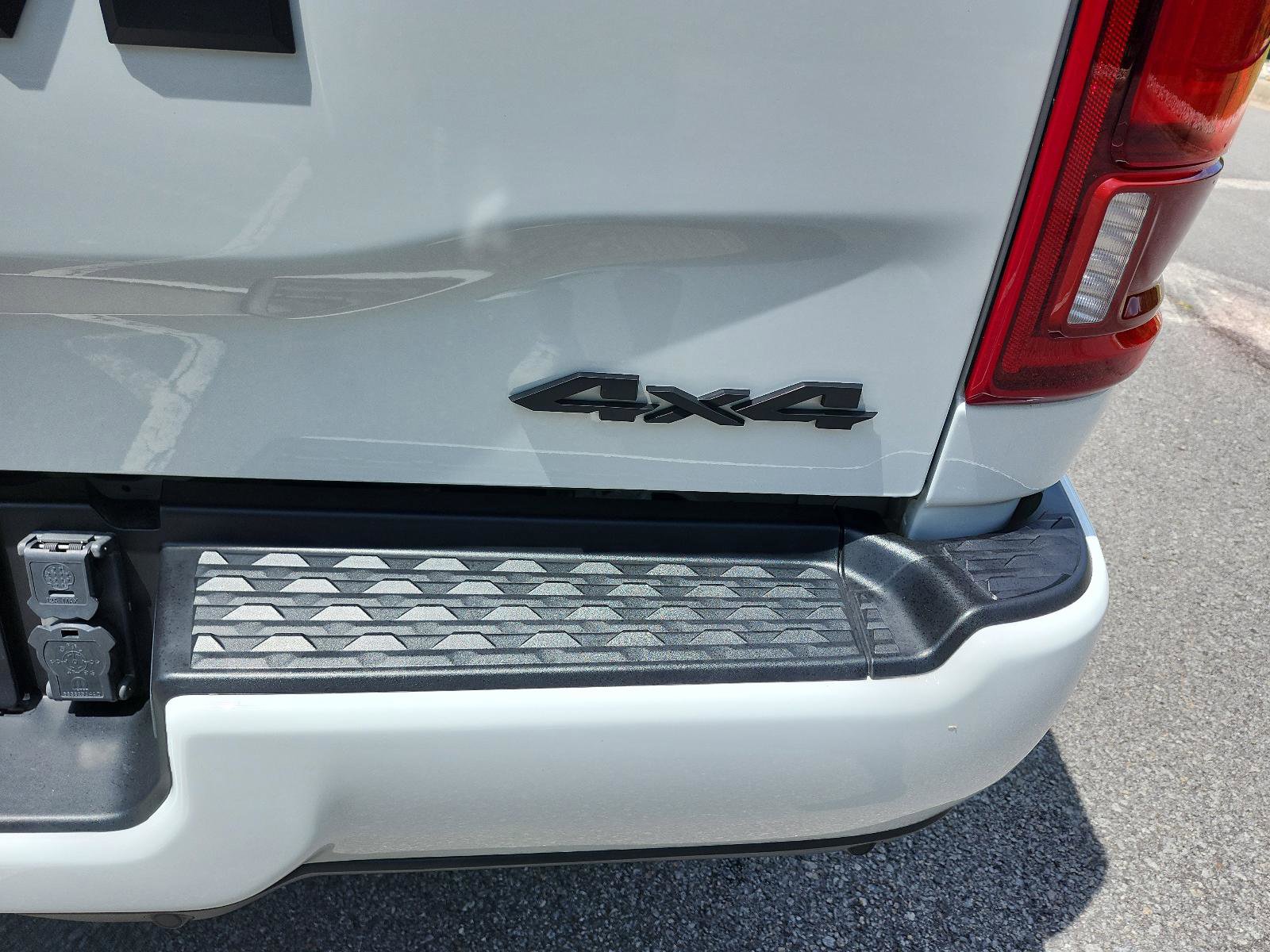 Used 2025 RAM 2500 Limited AWD/4WD image 5