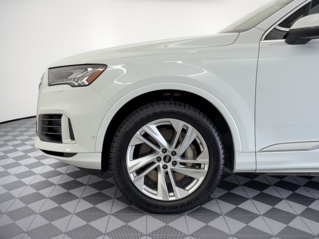 Used 2023 Audi Q7 3.0T Premium Plus w/ Premium Plus Package AWD/4WD image 13