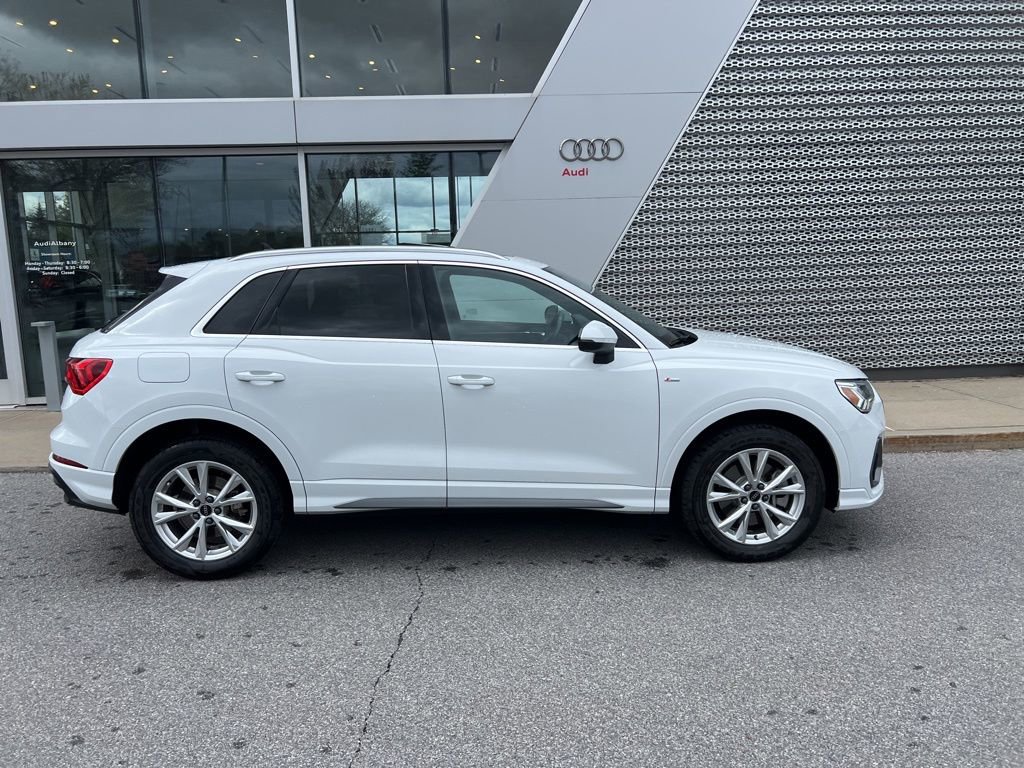 Used 2023 Audi Q3 2.0T Premium AWD/4WD image 13