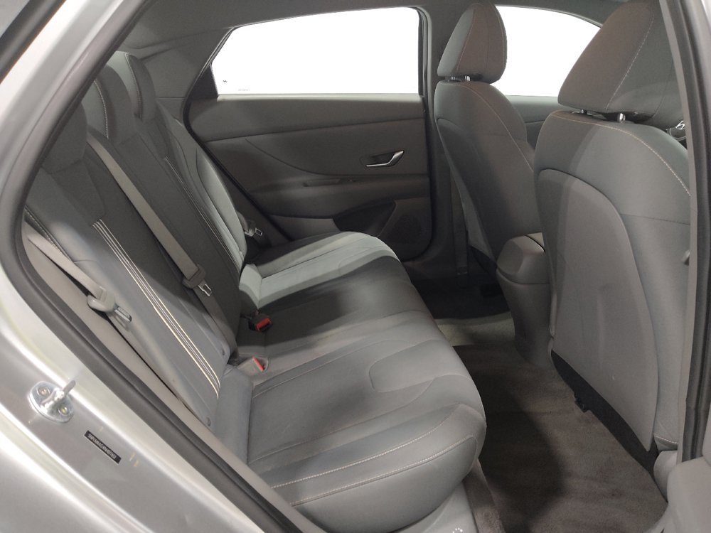 Used 2022 Hyundai Elantra SEL FWD image 19