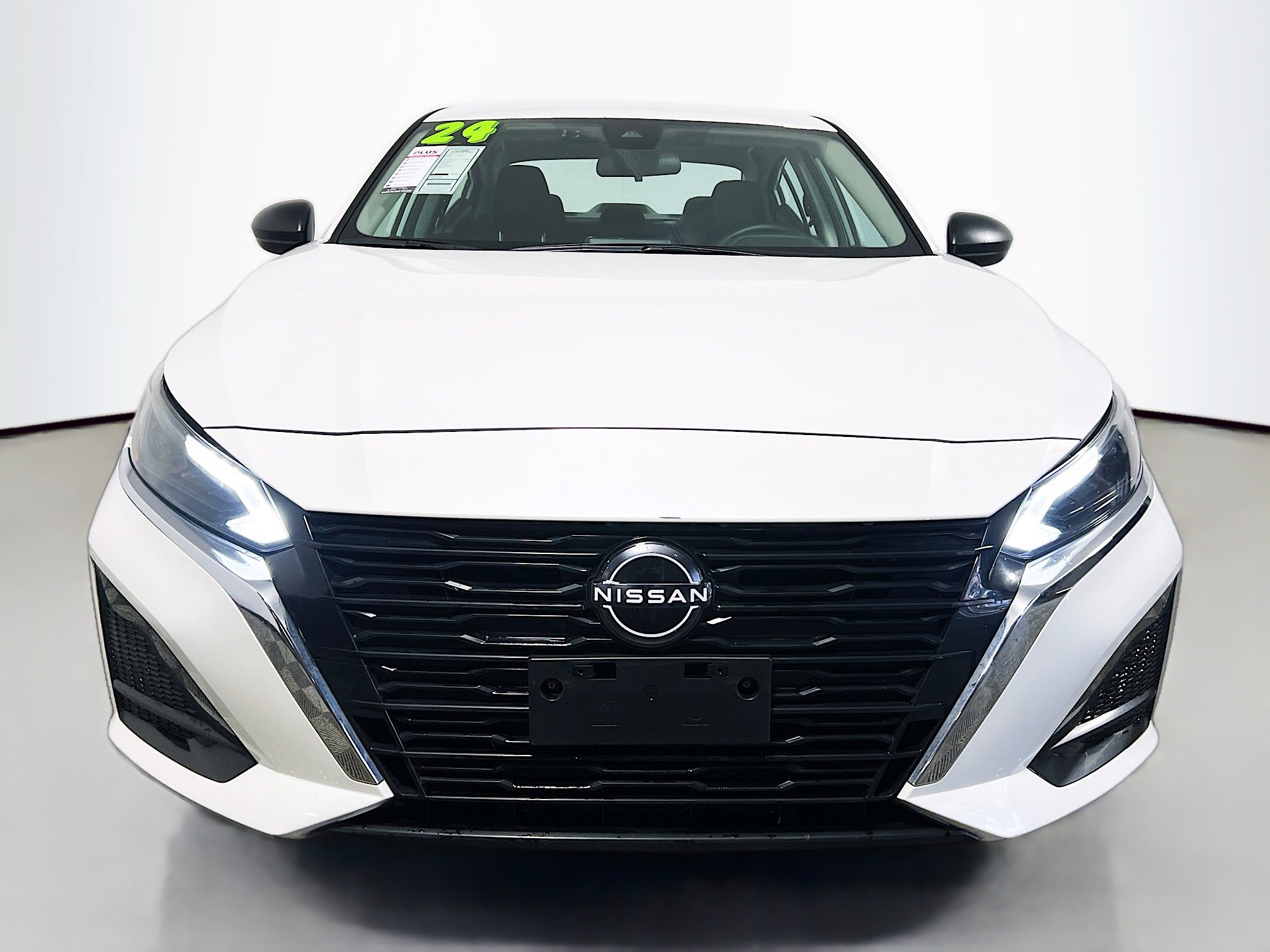 Used 2024 Nissan Altima 2.5 SV image 11