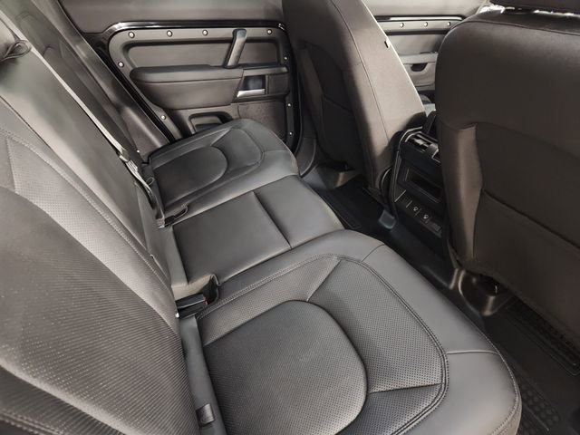 Used 2025 Land Rover Defender 110 S image 31