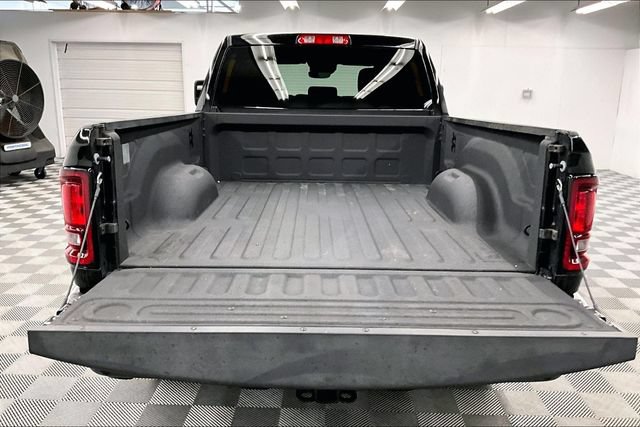 Used 2025 RAM 3500 Big Horn AWD/4WD image 32