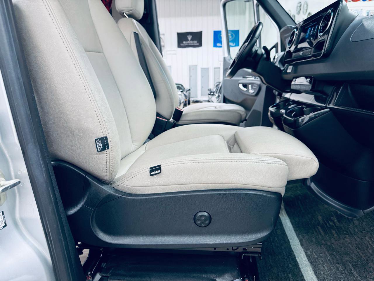 Used 2020 Mercedes-Benz Sprinter 3500 image 28