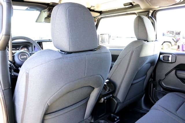 Used 2025 Jeep Wrangler Sport S image 21