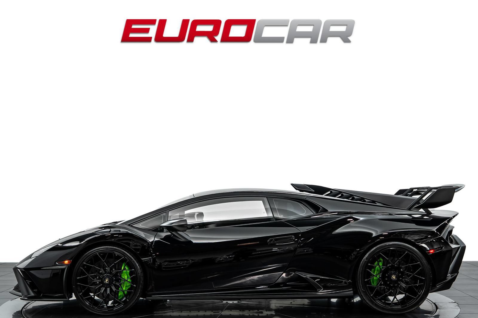 Used 2022 Lamborghini Huracan STO RWD image 2