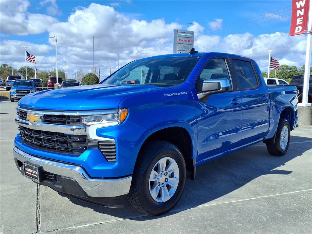 Used 2025 Chevrolet Silverado 1500 LT RWD image 3
