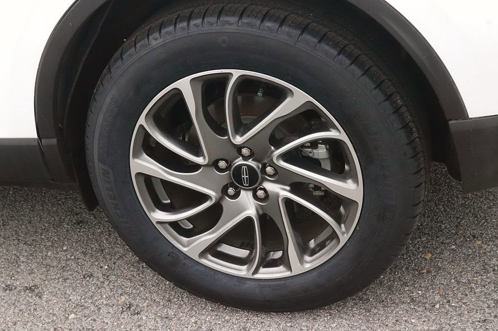 Used 2022 Lincoln Corsair FWD w/ Equipment Group 101A image 8
