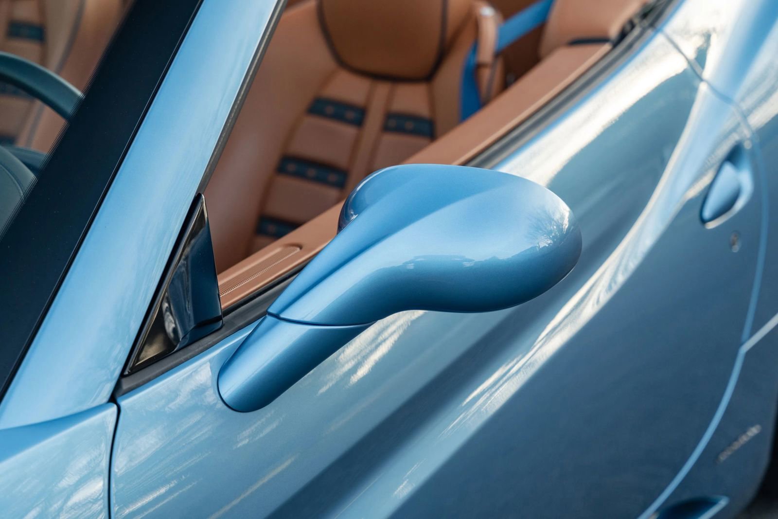 Used 2010 Ferrari California RWD image 77