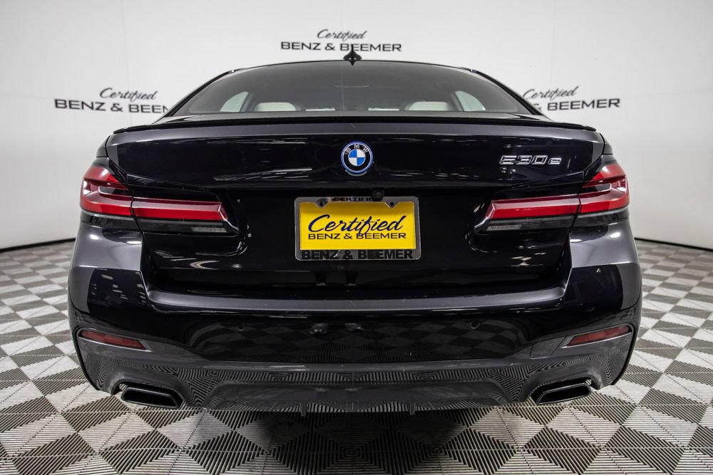 Used 2023 BMW 530e w/ M Sport Package RWD image 4