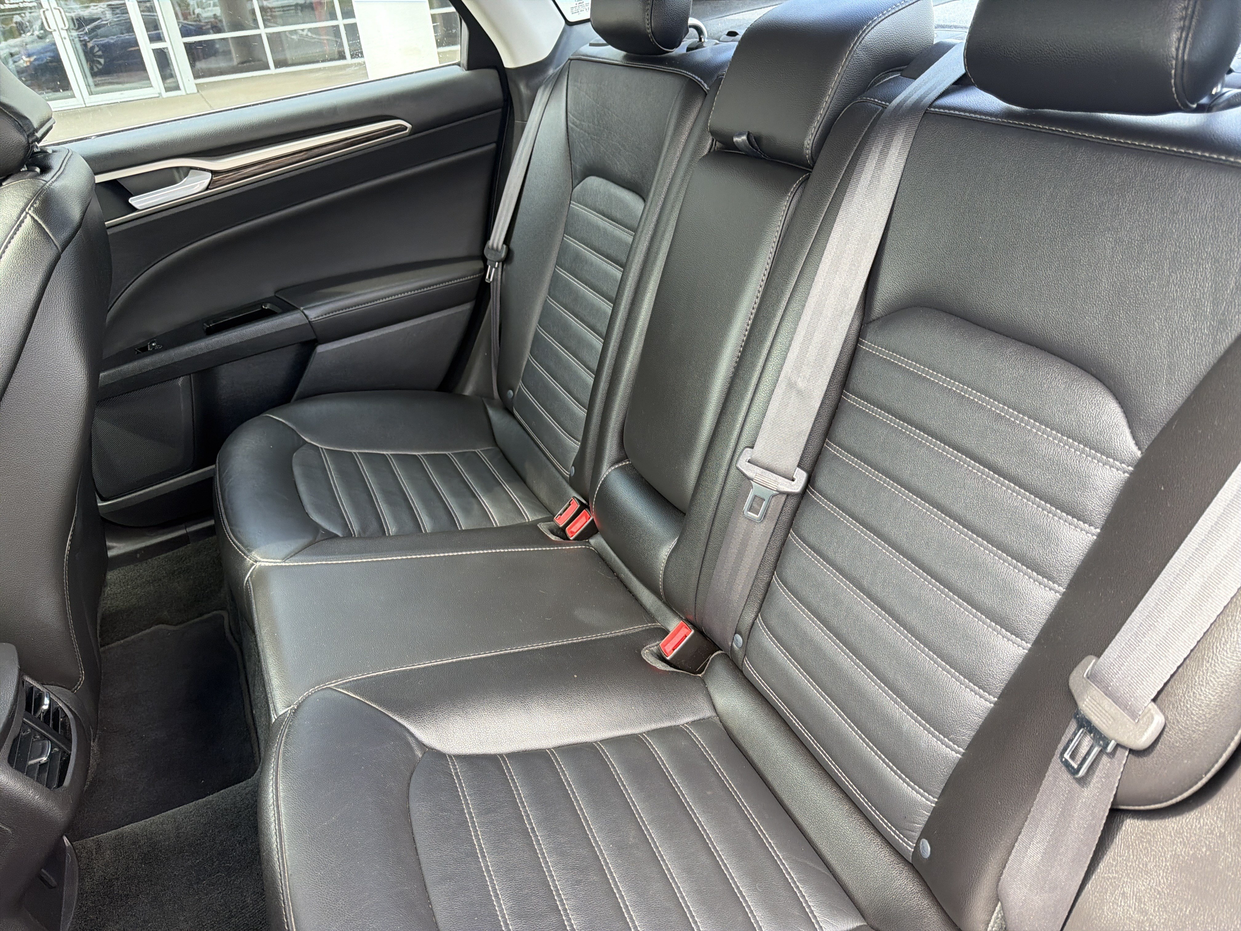 Used 2016 Ford Fusion SE w/ Equipment Group 202A FWD image 25