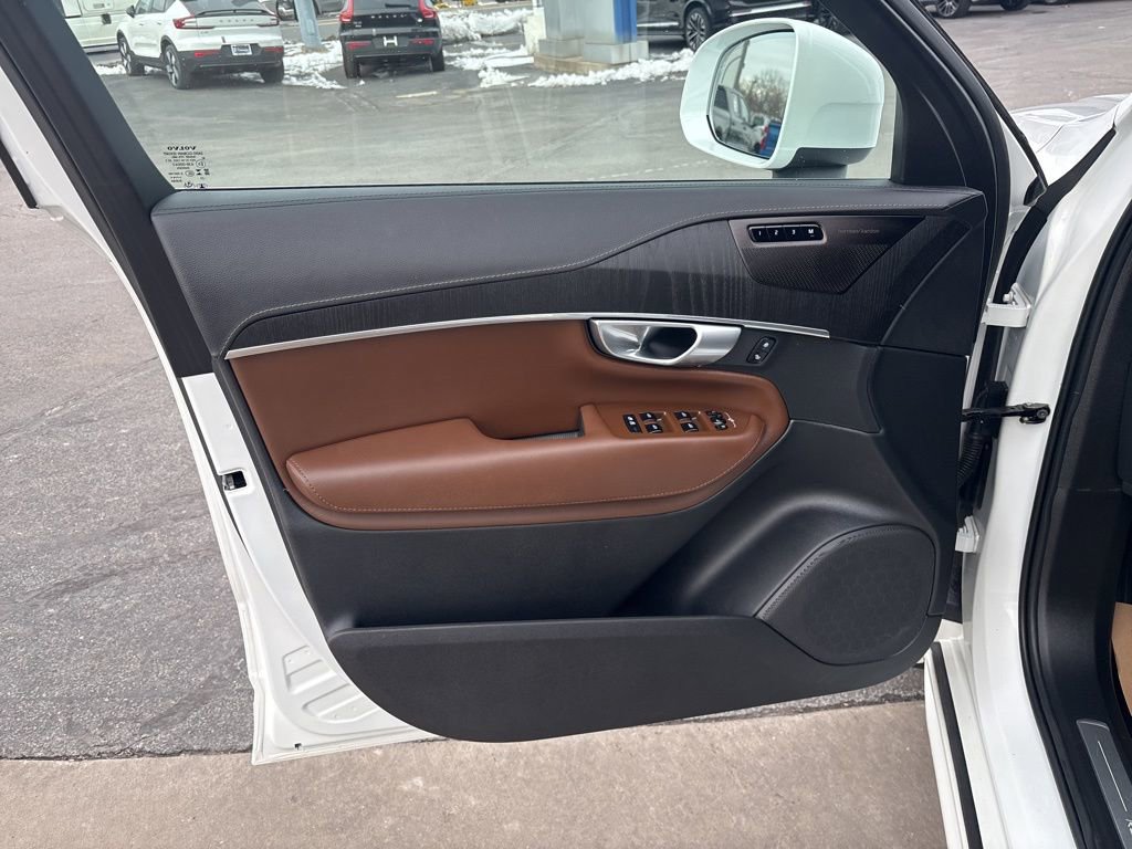 Certified 2024 Volvo XC90 T8 Ultimate w/ Protection Package Premier image 17
