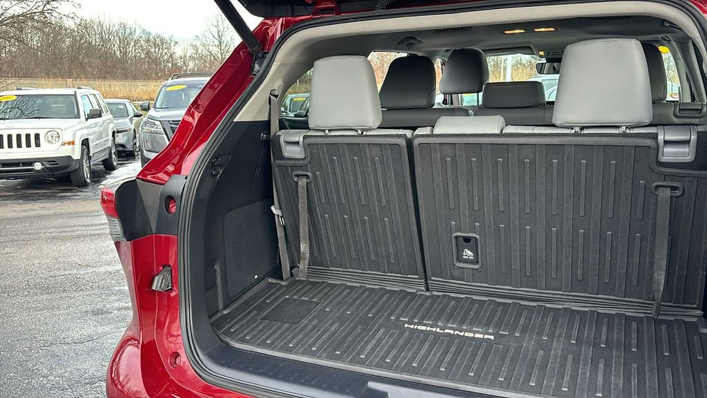 Used 2020 Toyota Highlander Limited image 35
