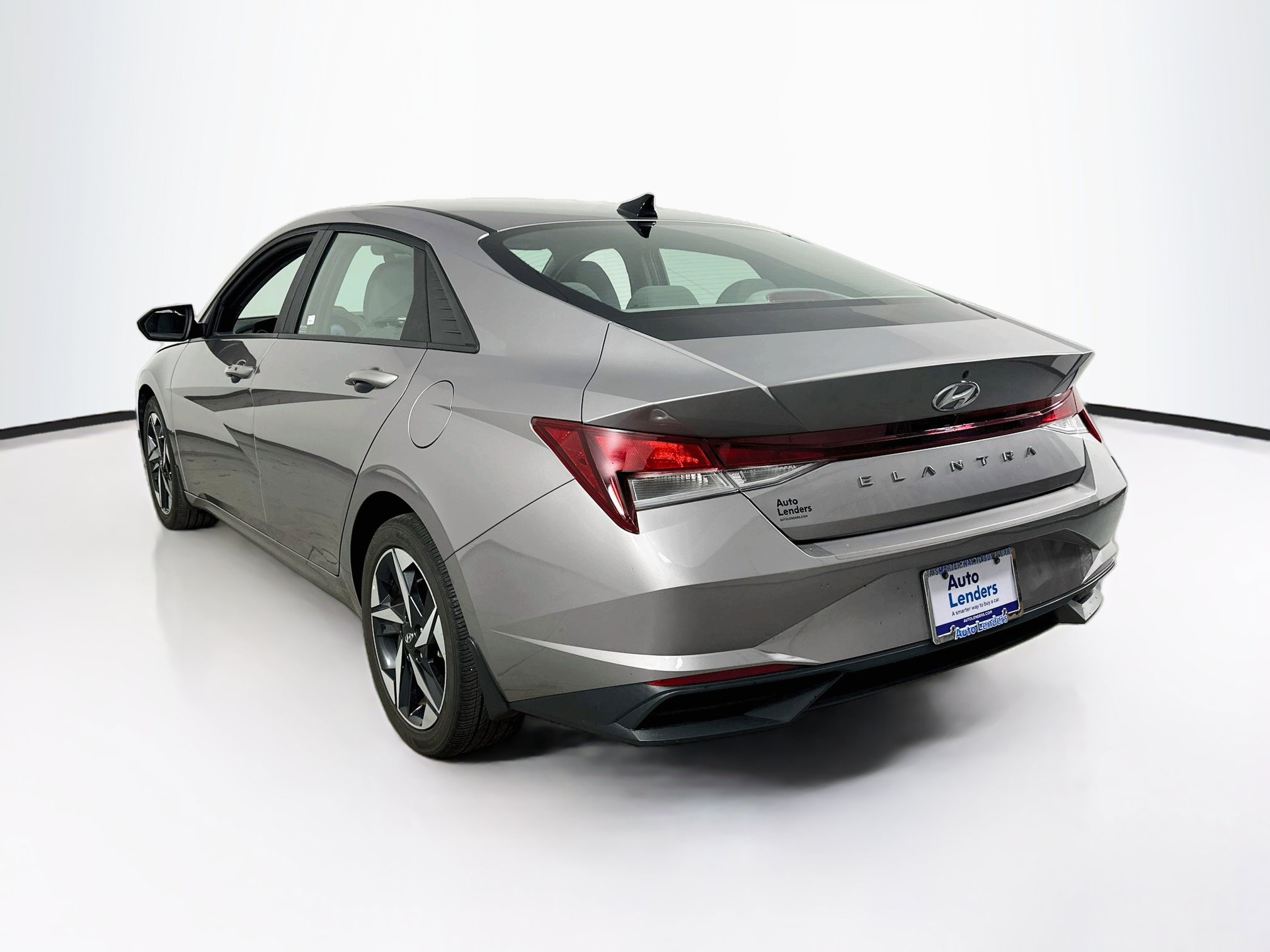 Used 2023 Hyundai Elantra SEL w/ Convenience Package FWD image 7