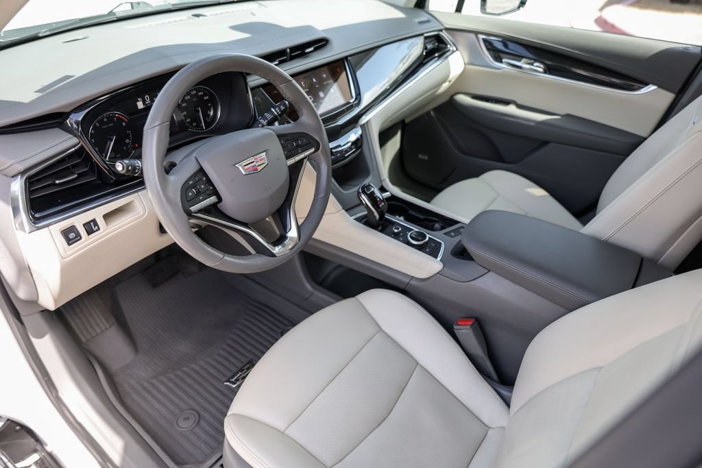 Used 2023 Cadillac XT6 Premium Luxury FWD image 10