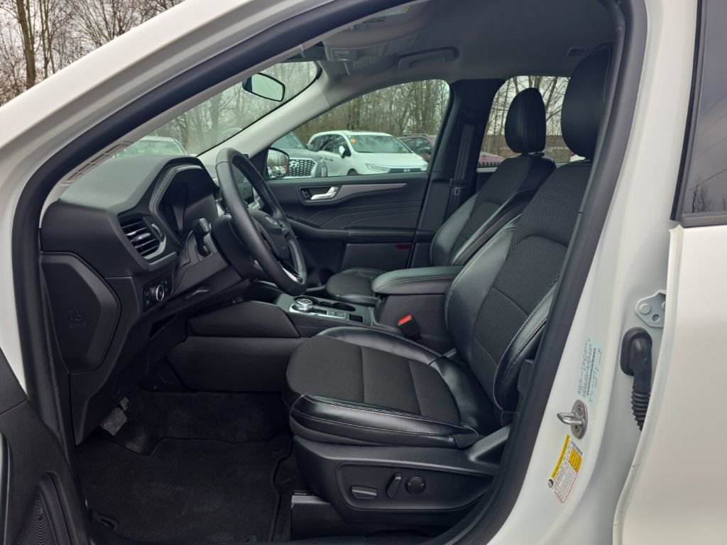 Used 2024 Ford Escape SE image 14