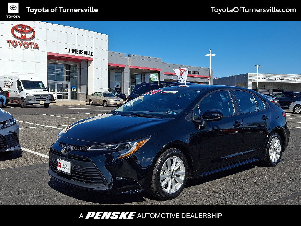 Certified 2024 Toyota Corolla LE w/ LE Convenience Package FWD image 1