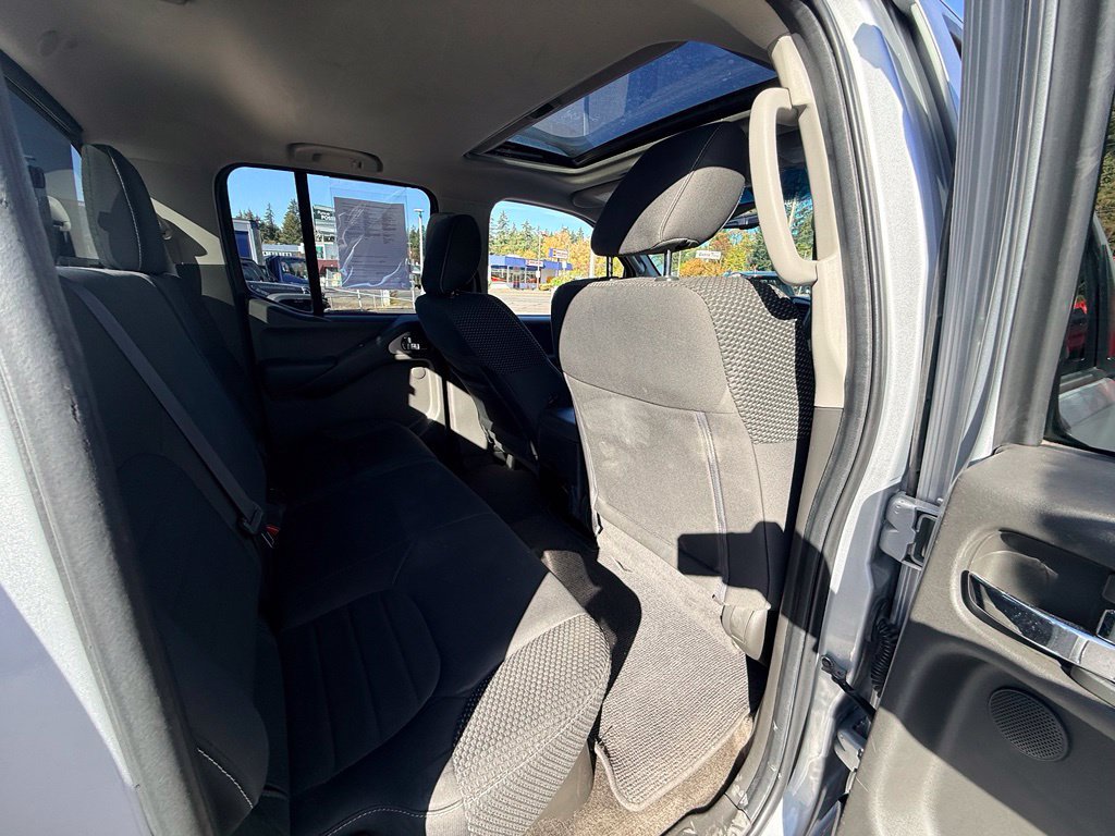 Used 2017 Nissan Frontier PRO-4X AWD/4WD image 35