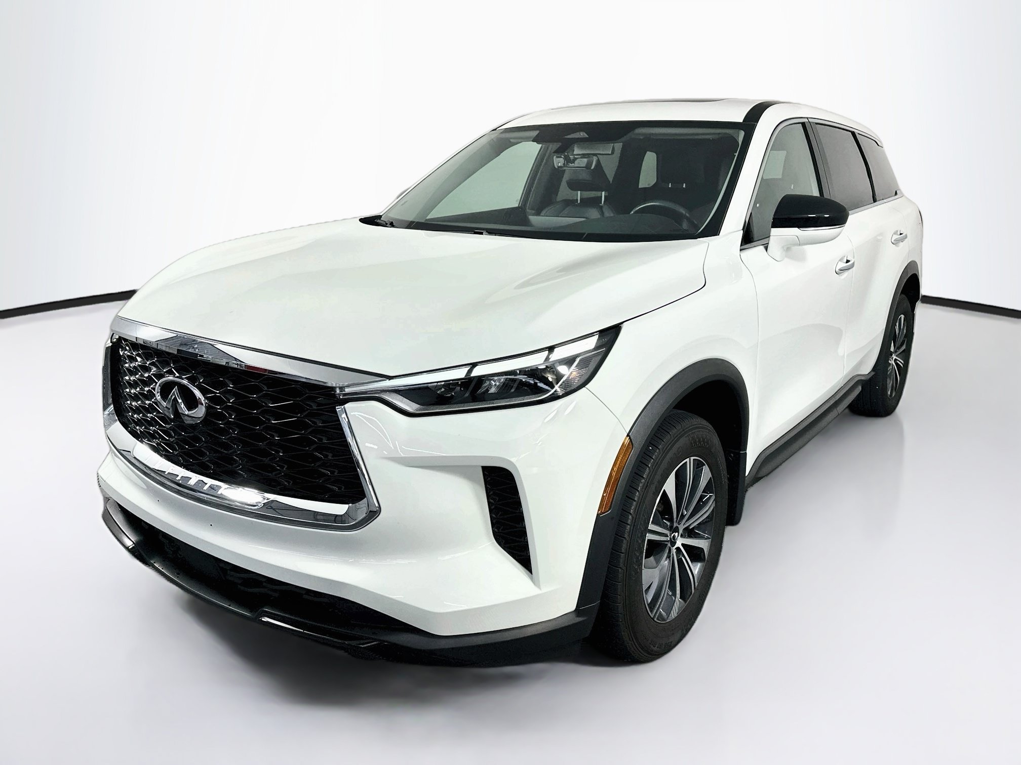 Used 2024 INFINITI QX60 Pure FWD image 3