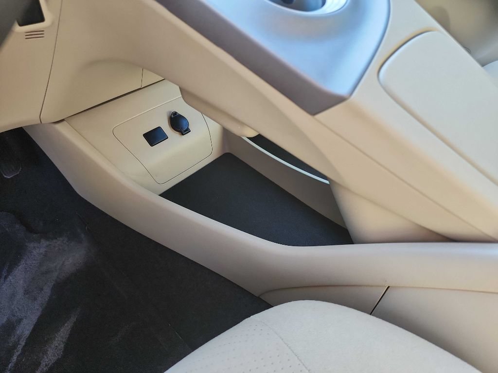 Used 2014 Toyota Prius Three FWD image 23