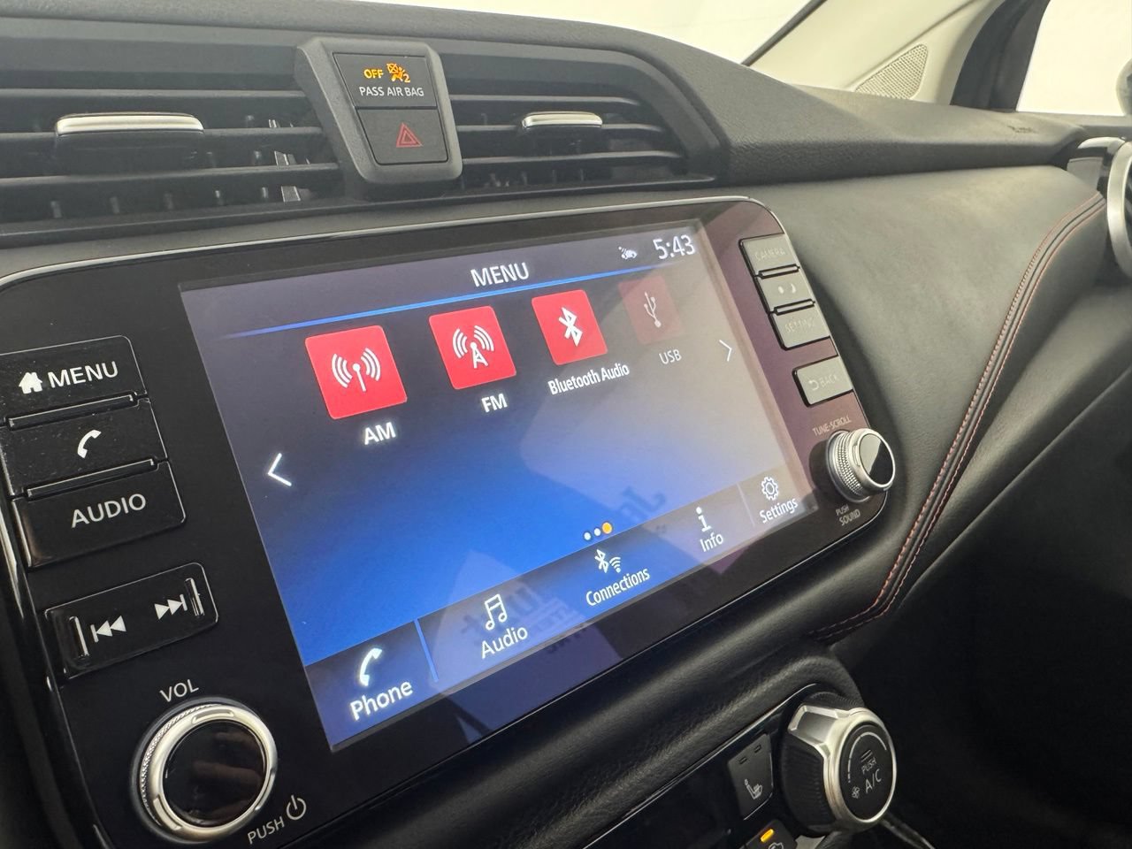 Used 2025 Nissan Versa SR FWD image 20