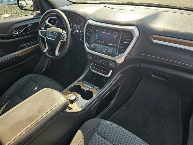Used 2021 GMC Acadia SLE image 16