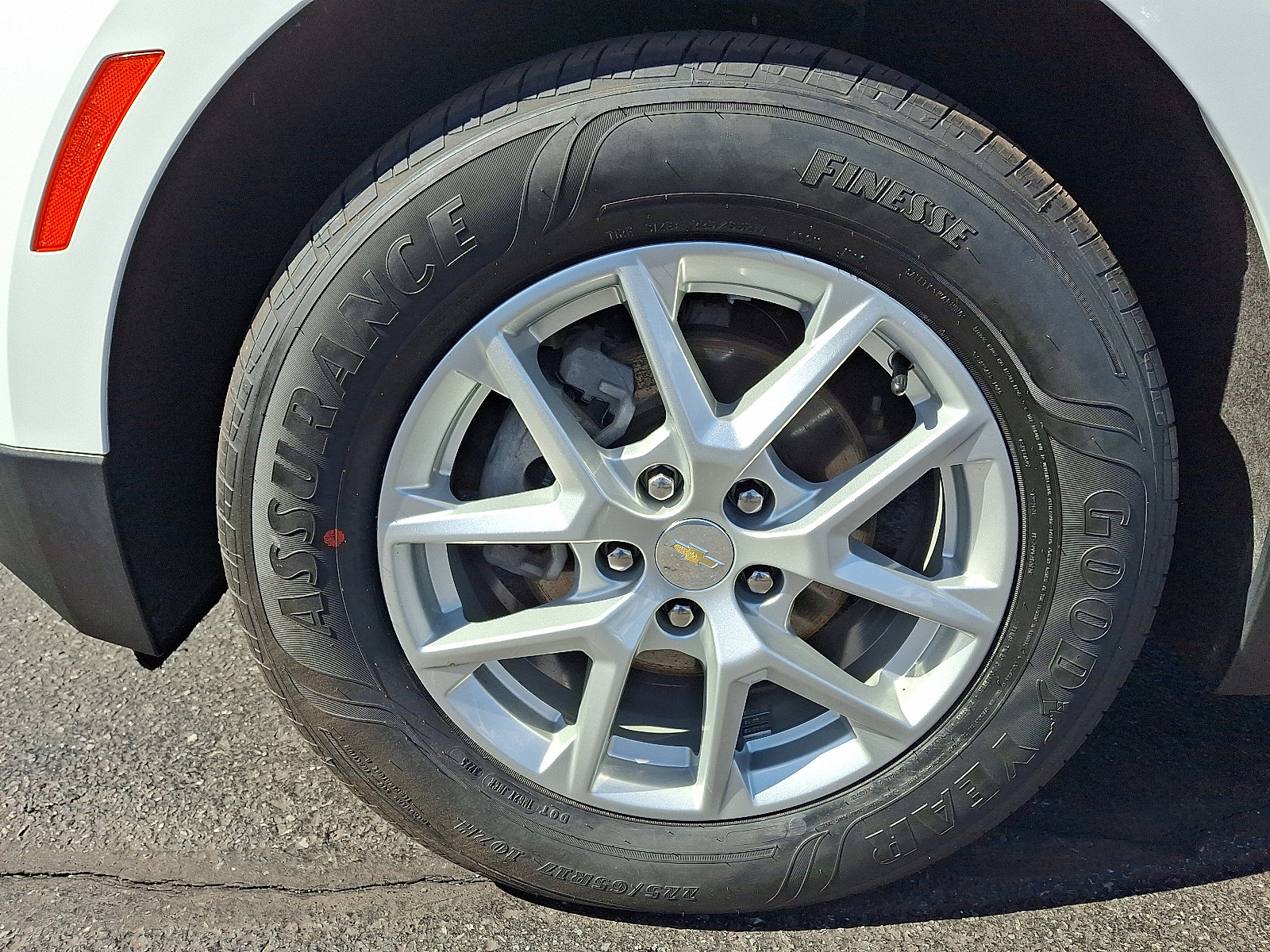 Used 2023 Chevrolet Equinox LT image 9