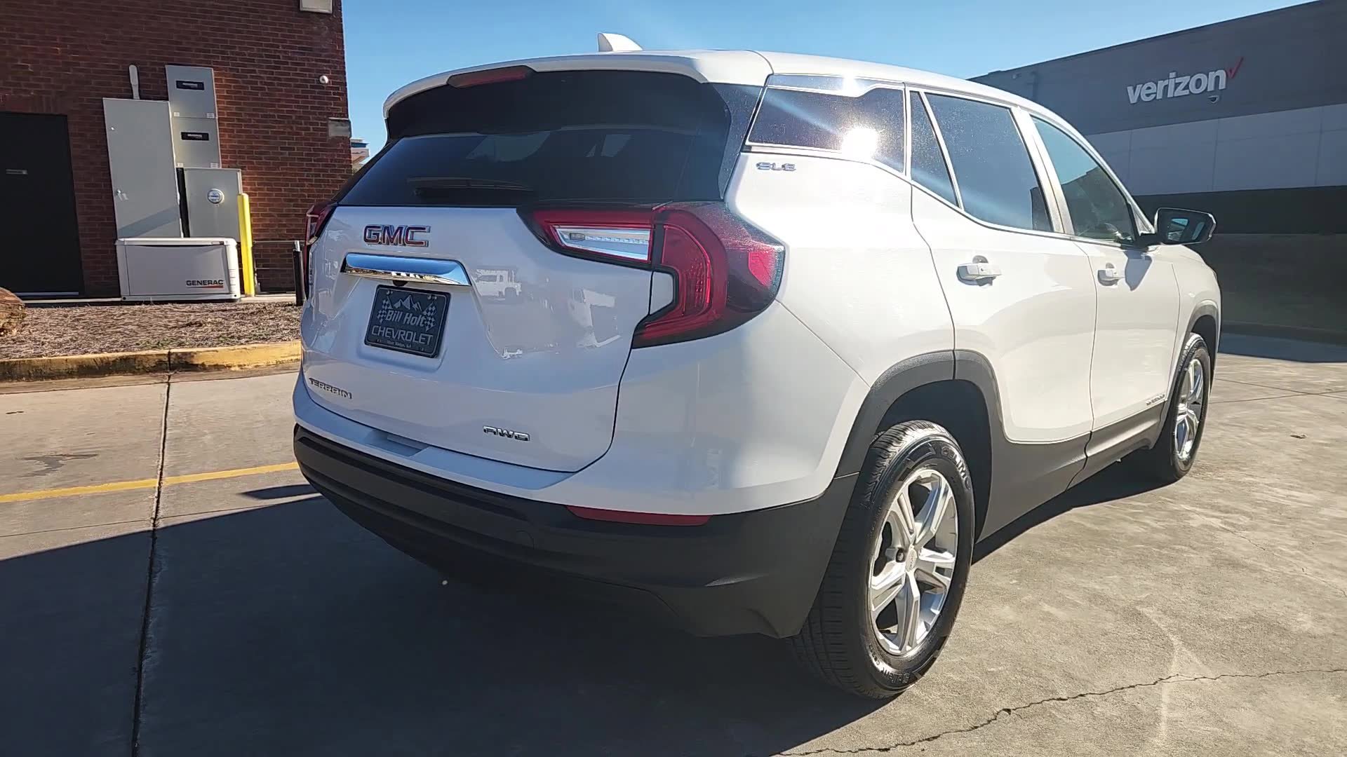 Used 2024 GMC Terrain SLE image 14