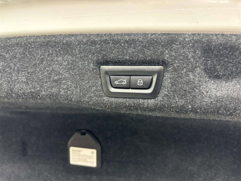 Used 2024 BMW 530i xDrive w/ Premium Package image 17