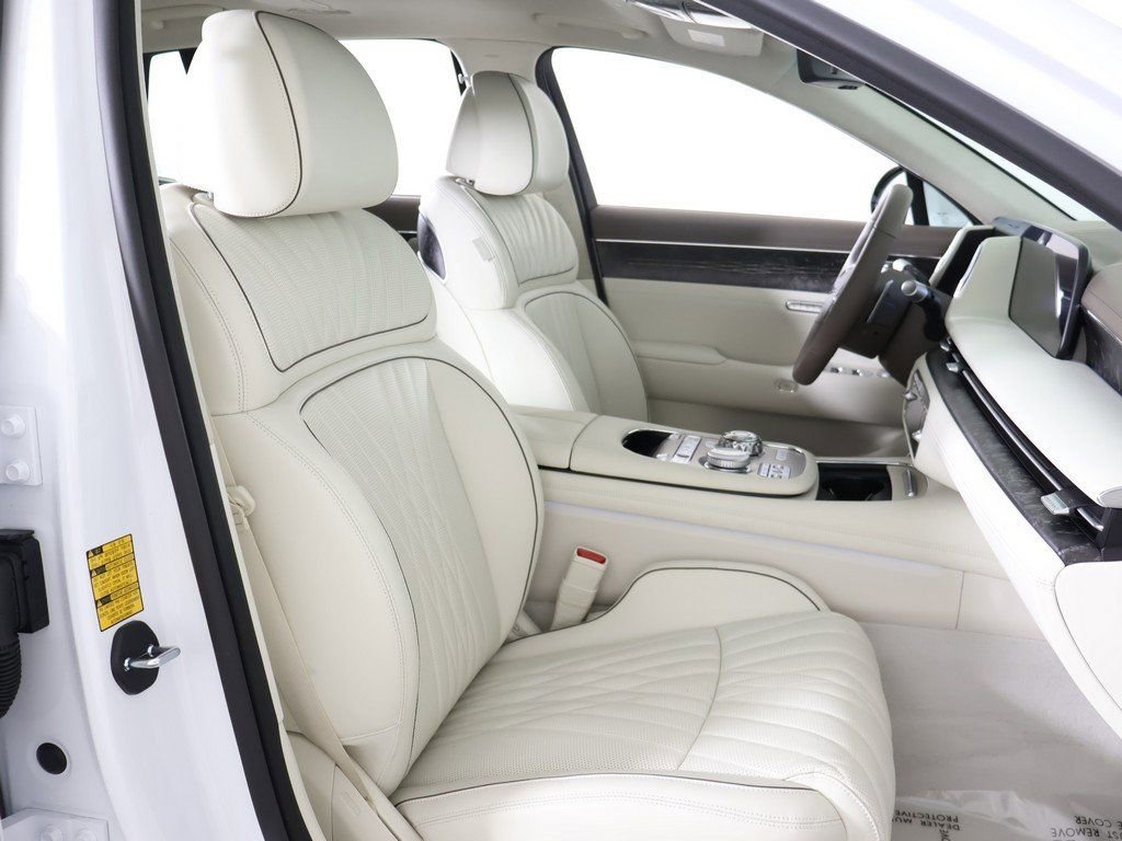 Used 2025 Genesis G90 3.5T image 41