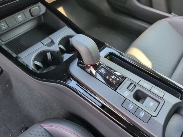 Used 2026 Toyota Prius Plug-In Hybrid FWD image 19