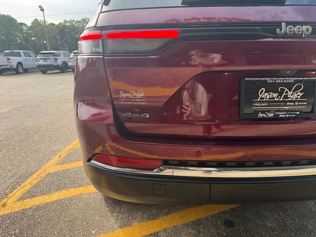 Used 2023 Jeep Grand Cherokee Limited image 8