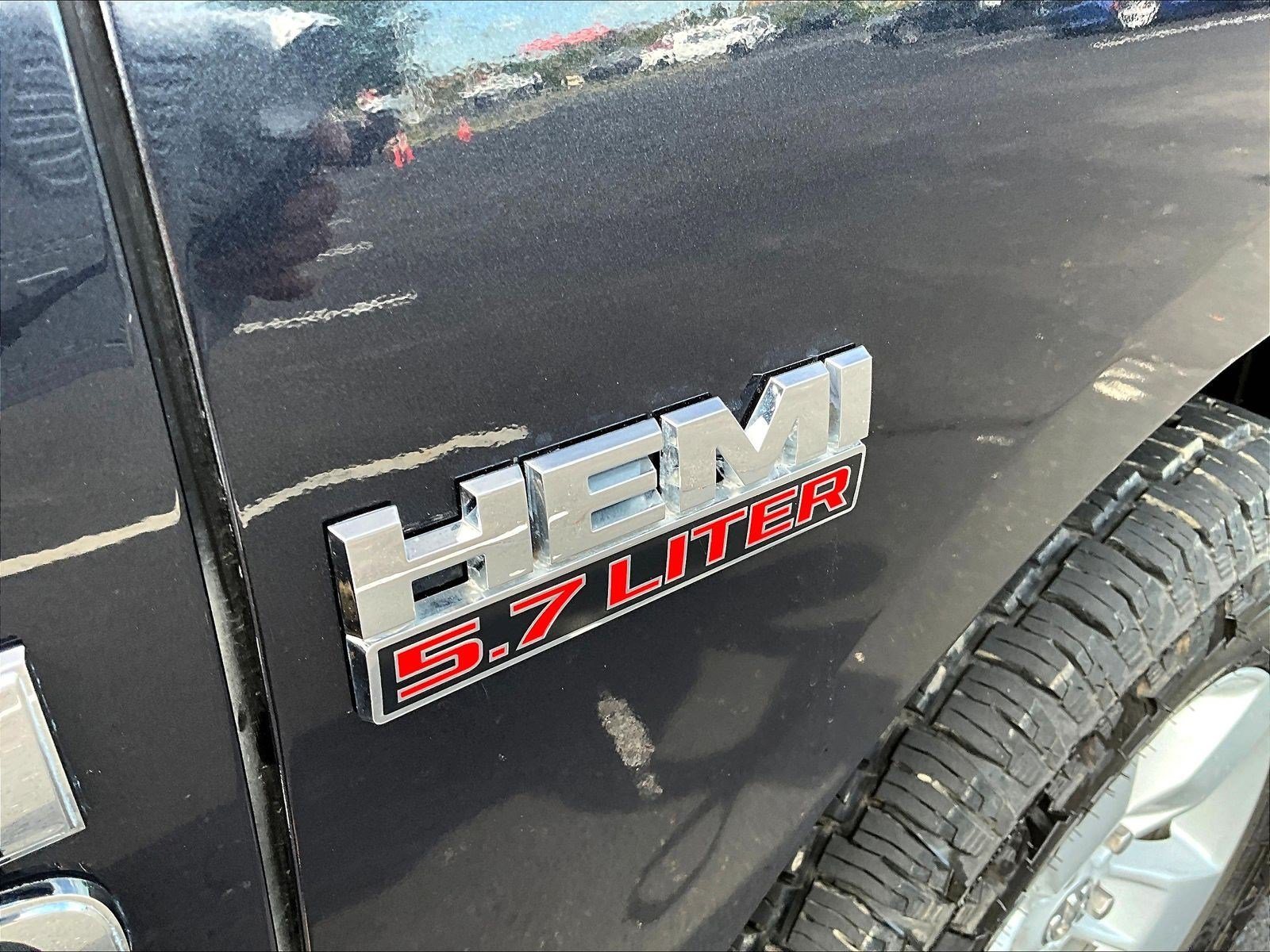 Used 2020 RAM 1500 Classic SLT AWD/4WD image 28