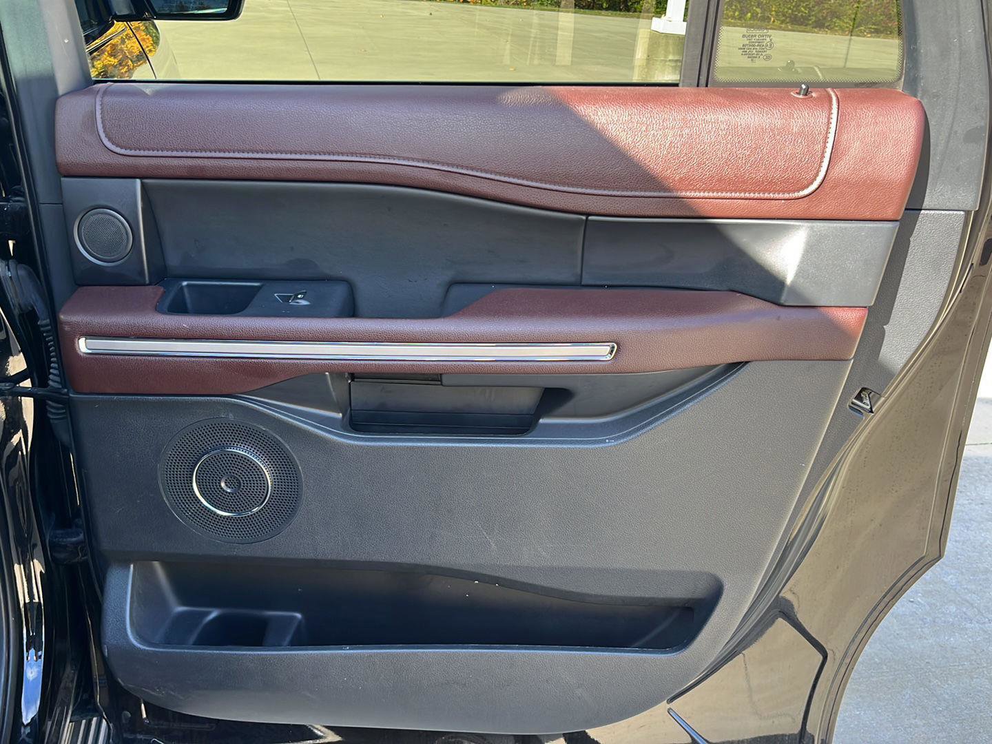 Used 2022 Ford Expedition Max Limited image 26