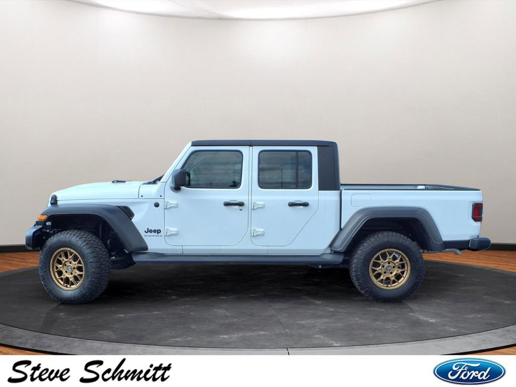 Used 2024 Jeep Gladiator Sport AWD/4WD image 2