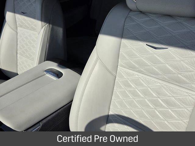Used 2025 Cadillac Escalade Premium Luxury Platinum AWD/4WD image 16