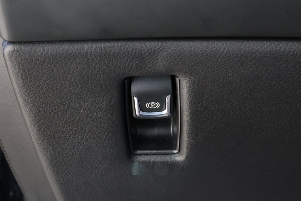 Used 2019 Cadillac Escalade ESV Premium Luxury AWD/4WD image 18