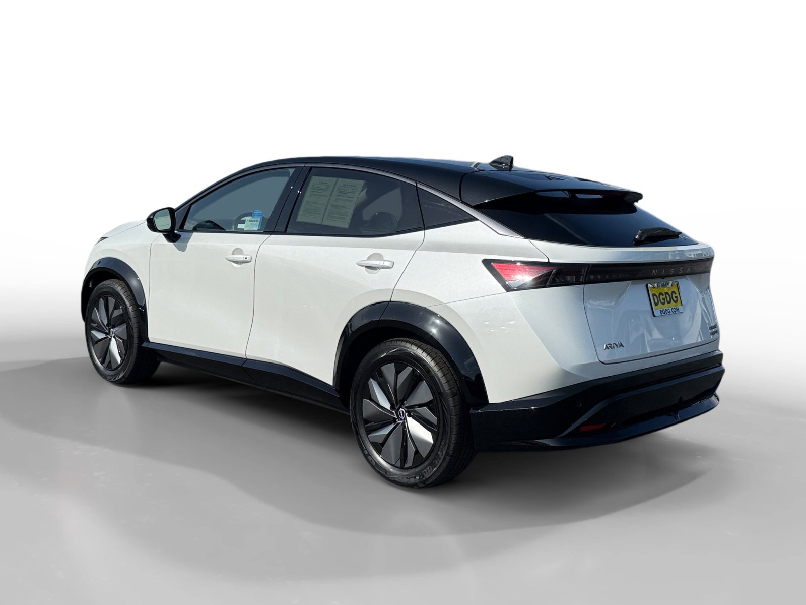 Used 2025 Nissan Ariya AWD image 3