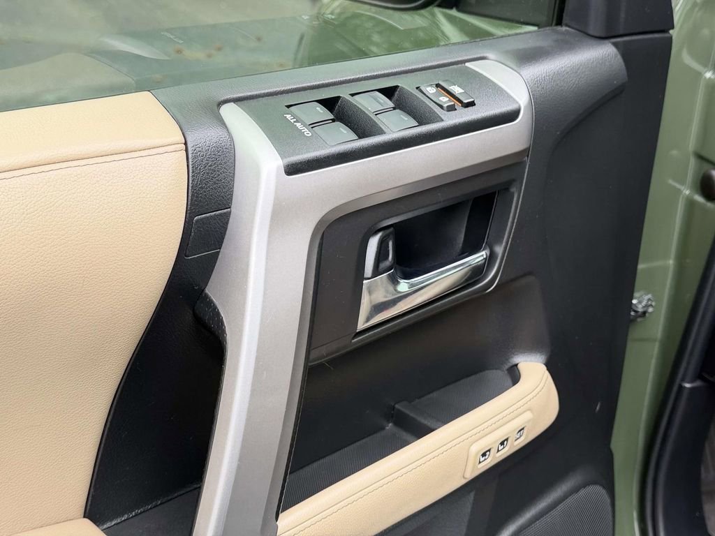 Used 2022 Toyota 4Runner Limited AWD/4WD image 18