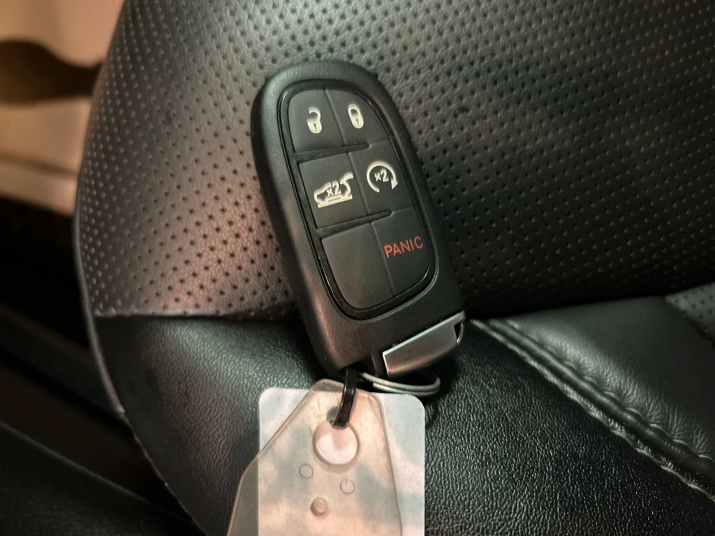 Used 2023 Jeep Cherokee Altitude Lux AWD/4WD image 22