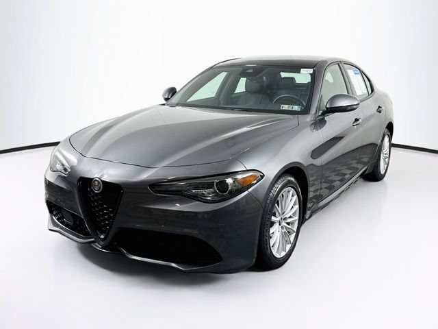 Used 2023 Alfa Romeo Giulia Sprint AWD/4WD image 3