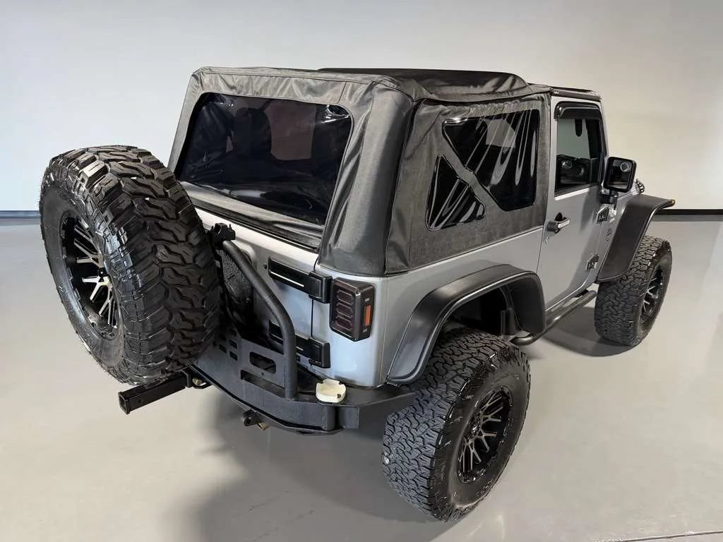 Used 2015 Jeep Wrangler Rubicon w/ Power Convenience Group AWD/4WD image 35