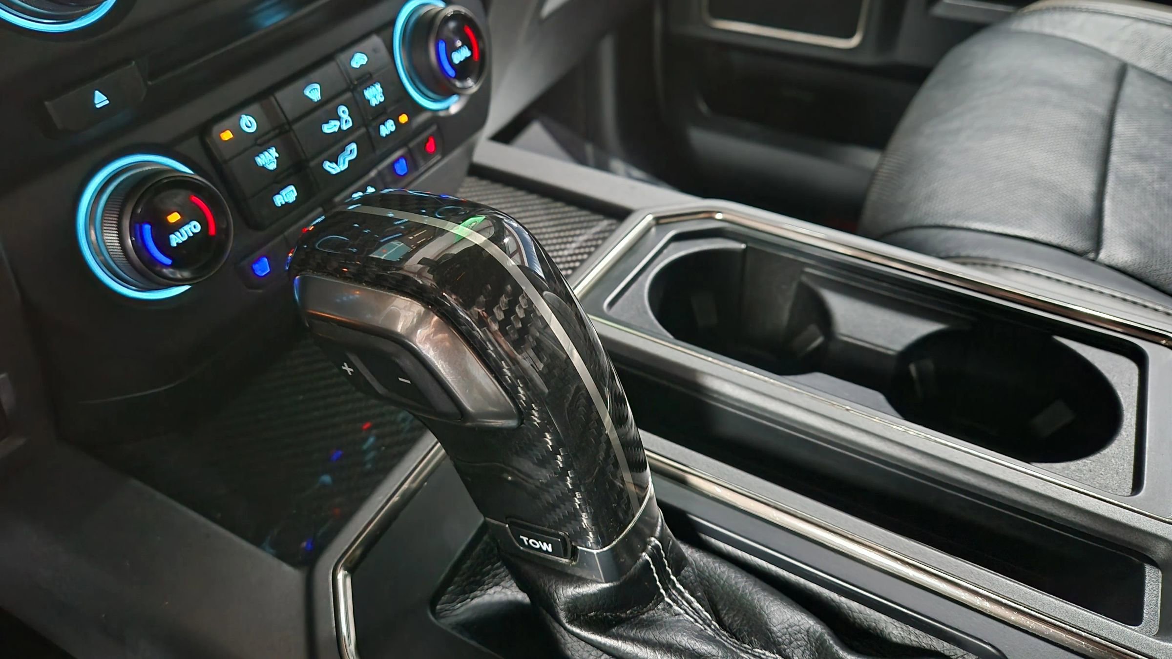 Used 2017 Ford F150 Raptor w/ Equipment Group 802A Luxury image 43